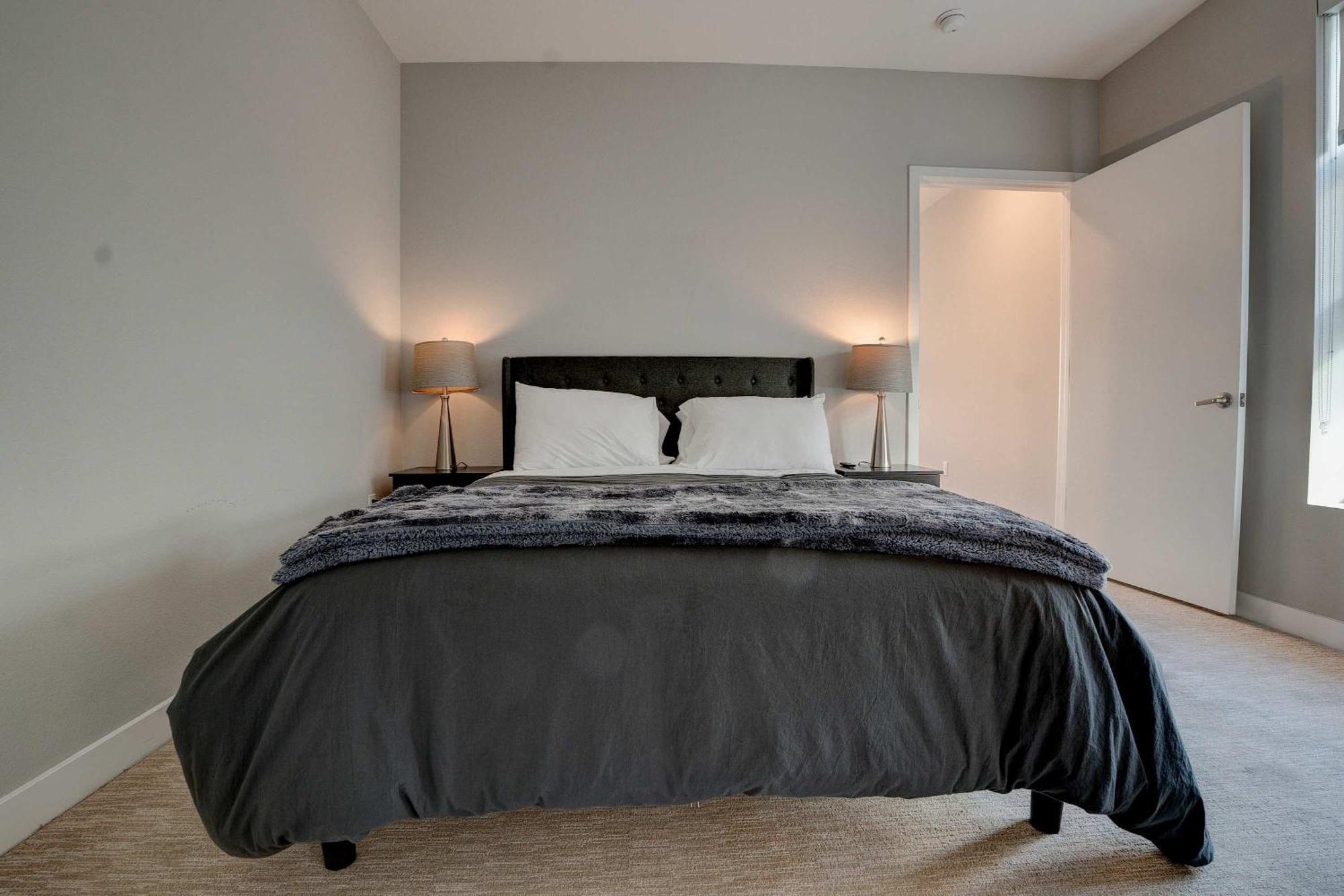 Apartment 3br Peaceful Hollywood Luxury Oasis *